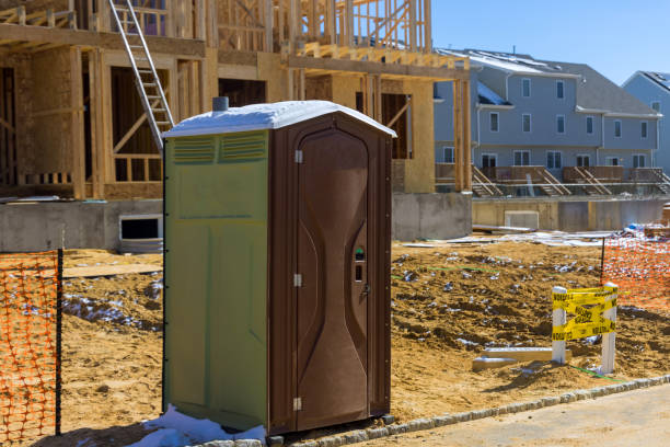 Best Porta potty cleaning services  in North Lindenhurst, NY