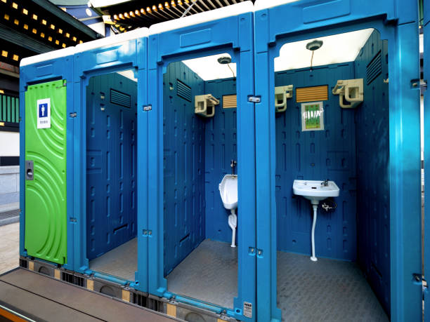 Best Portable restroom trailer rental  in North Lindenhurst, NY